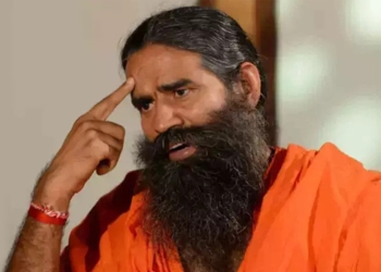 ಪತಂಜಲಿ ಸಂಸ್ಥೆಯು ಡಾಬರ್ ಉತ್ಪನ್ನದ ವಿರುದ್ಧ ಜಾಹೀರಾತನ್ನು ಬಿಡುಗಡೆ ಮಾಡಿದೆ. ಈ ಜಾಹೀರಾತಿನ ವಿರುದ್ಧ ಡಾಬರ್ ಸಂಸ್ಥೆ ದೆಹಲಿ ಹೈಕೋರ್ಟ್ನಲ್ಲಿ ಮೊಕದ್ದಮೆ ಹೂಡಿತು.