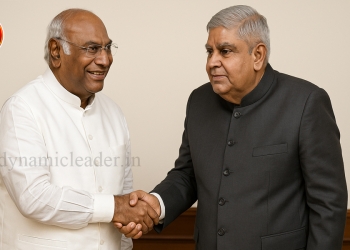 ಉಪರಾಷ್ಟ್ರಪತಿ ಜಗದೀಪ್ ಧನಕರ್ ರಾಜೀನಾಮೆ ನೀಡಲು ಕಾರಣವೇನು ಎಂಬುದಕ್ಕೆ ಸರ್ಕಾರ ಉತ್ತರಿಸಬೇಕು ಎಂದು ಕಾಂಗ್ರೆಸ್ ನಾಯಕ ಮಲ್ಲಿಕಾರ್ಜುನ ಖರ್ಗೆ ಆಗ್ರಹಿಸಿದ್ದಾರೆ.