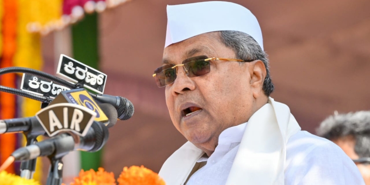 ನಾನೇ ಐದು ವರ್ಷ ಮುಖ್ಯಮಂತ್ರಿಯಾಗಿ ಮುಂದುವರೆಯಲಿದ್ದೇನೆ. ಈ ಬಗ್ಗೆ ಅನುಮಾನ ಬರುವಂತದ್ದು ಏನಿದೆ? ಬಿಜೆಪಿ ನಮ್ಮ ಹೈಕಮಾಂಡ್ ಅಲ್ಲ, ಅವರು ಹೇಳಿದಂಗೆಲ್ಲ ನಮ್ಮಲ್ಲಿ ನಡೆಯಲ್ಲ ಎಂದು ಮುಖ್ಯಮಂತ್ರಿ ಸಿದ್ದರಾಮಯ್ಯ ಹೇಳಿದ್ದಾರೆ.