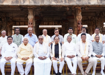 ಇಂದು ನಂದಿ ಗಿರಿಧಾಮದಲ್ಲಿ ಮುಖ್ಯಮಂತ್ರಿ ಸಿದ್ದರಾಮಯ್ಯ ನೇತೃತ್ವದಲ್ಲಿ ನಡೆದ ಸಚಿವ ಸಂಪುಟ ಸಭೆಯಲ್ಲಿ ಬೆಂಗಳೂರು ಗ್ರಾಮಾಂತರ ಜಿಲ್ಲೆಯನ್ನು ಬೆಂಗಳೂರು ಉತ್ತರ ಜಿಲ್ಲೆ ಎಂದು, ಚಿಕ್ಕಬಳ್ಳಾಪುರ ಜಿಲ್ಲೆಯ ಬಾಗೇಪಲ್ಲಿಯನ್ನು ಭಾಗ್ಯನಗರ ಎಂದು ಮರು ನಾಮಕರಣ ಮಾಡಲು ಅನುಮೋದನೆ ನೀಡಲಾಗಿದೆ.