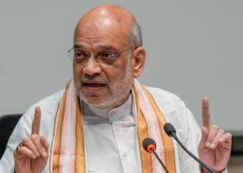 ಬಿಹಾರದ ರ್ಯಾ ಲಿಯಲ್ಲಿ ಪ್ರಧಾನಿ ಮೋದಿ ಮತ್ತು ಅವರ ತಾಯಿಯನ್ನು ಅವಮಾನಿಸಿದ್ದಕ್ಕಾಗಿ ರಾಹುಲ್ ಗಾಂಧಿ ಕ್ಷಮೆಯಾಚಿಸಬೇಕು ಎಂದು ಕೇಂದ್ರ ಗೃಹ ಸಚಿವ ಅಮಿತ್ ಶಾ ಹೇಳಿದ್ದಾರೆ.